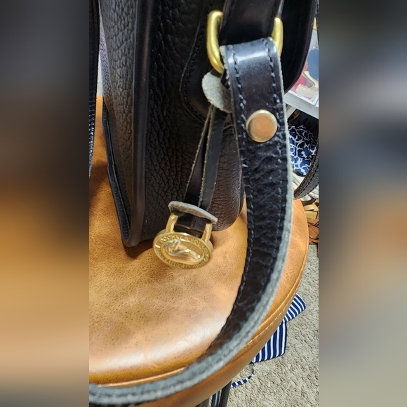 Dooney n Burke crossbody medium ebony - Picture 2 of 3